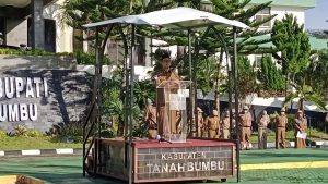 Minta Tenaga Honorer Tanbu Tidak Cemas, Bupati Zairullah Siap Carikan Jalan Keluar