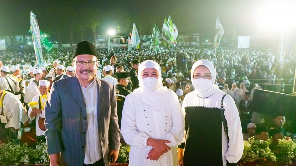 Kickoff MTQ Jatim XXX, Gubernur Khofifah Bersama Habib Syech dan Masyarakat Pasuruan Raya Gemakan Sholawat