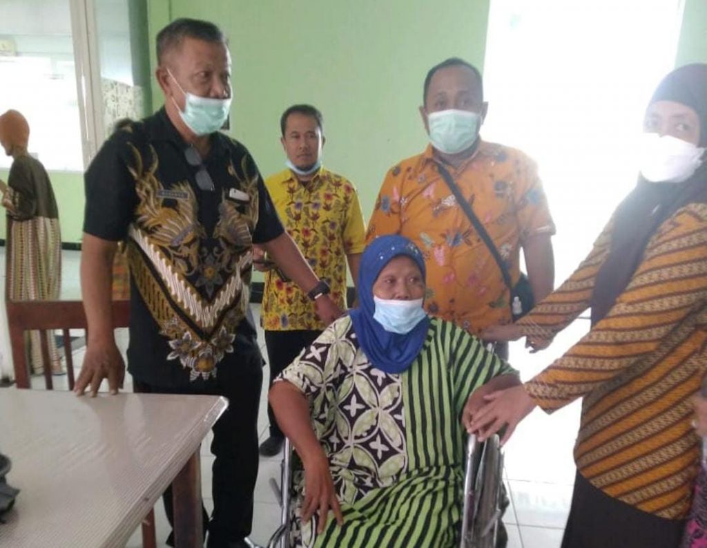 Hidup Sebatang Kara, Pemkot Surabaya Rawat Nenek Kartiyem di Griya Werdha