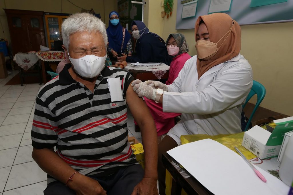 Tekan Covid-19, Pemkot Surabaya Gencarkan Cakupan Vaksinasi Booster