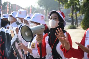 Pelajar Surabaya Turun ke Jalan Kampanyekan Stop Kekerasan pada Anak