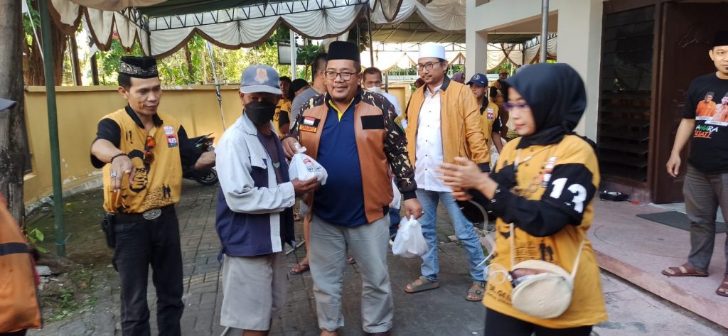 DPD Hanura Jatim Bagikan 750 Paket Daging Kurban
