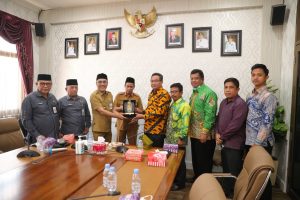 DPRD Kabupaten Hulu Sungai Selatan Studi Banding soal Pasar Modern dan UMKM ke Pemkab Tanbu