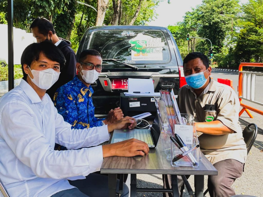 Jemput Bola, Pemkot Surabaya Siapkan Mobil Keliling Pelayanan Perizinan SKRK-IMB di Taman Bungkul