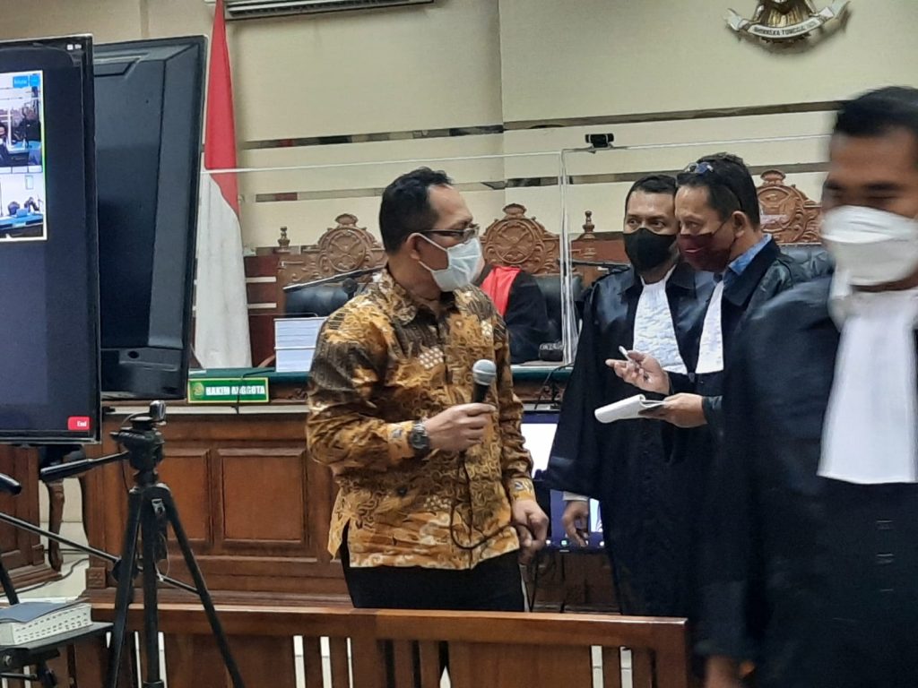 Blak Blakan di Persidangan, Hakim Itong: Uang ‘Ngurus’ Perkara di Pengadilan Ibarat Kentut