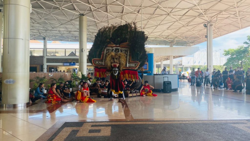 Kolaborasi Bersama, Bandara Juanda Dan Disbudpar Jatim Hadirkan Penampilan Seni Budaya Di Bandara