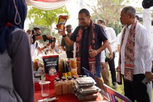 5000 Paket Sembako Murah SIG Habis Terjual di Pasar Murah dan Bazar UMKM BUMN Kabupaten Rembang