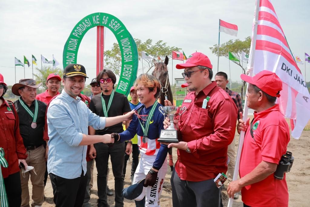 Kejurnas Pacu Kuda Indonesia Derby ke-56 tahun 2022, Wagub Emil Harap Olahraga Berkuda Makin Dikenal dan Digemari Di Jatim