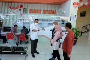 Sidak Kantor Dinsos, Wali Kota Eri Cahyadi Bertemu Warga Ingin Daftar MBR