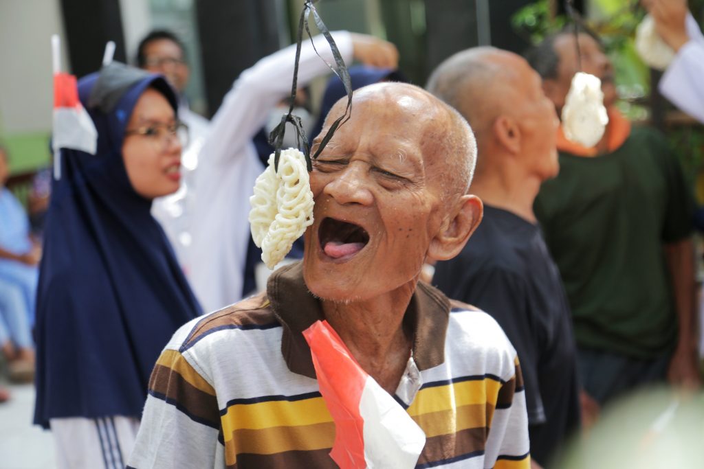 Lansia di Griya Werdha Surabaya Antusias Ikuti Lomba Kemerdekaan