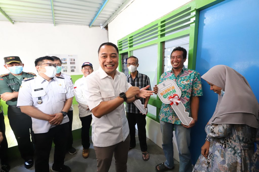 300 Rumah Telah Diperbaiki Lewat Dandan Omah, Wali Kota Eri Cahyadi: Program ini Juga Perbaiki Pendapatan Warga!