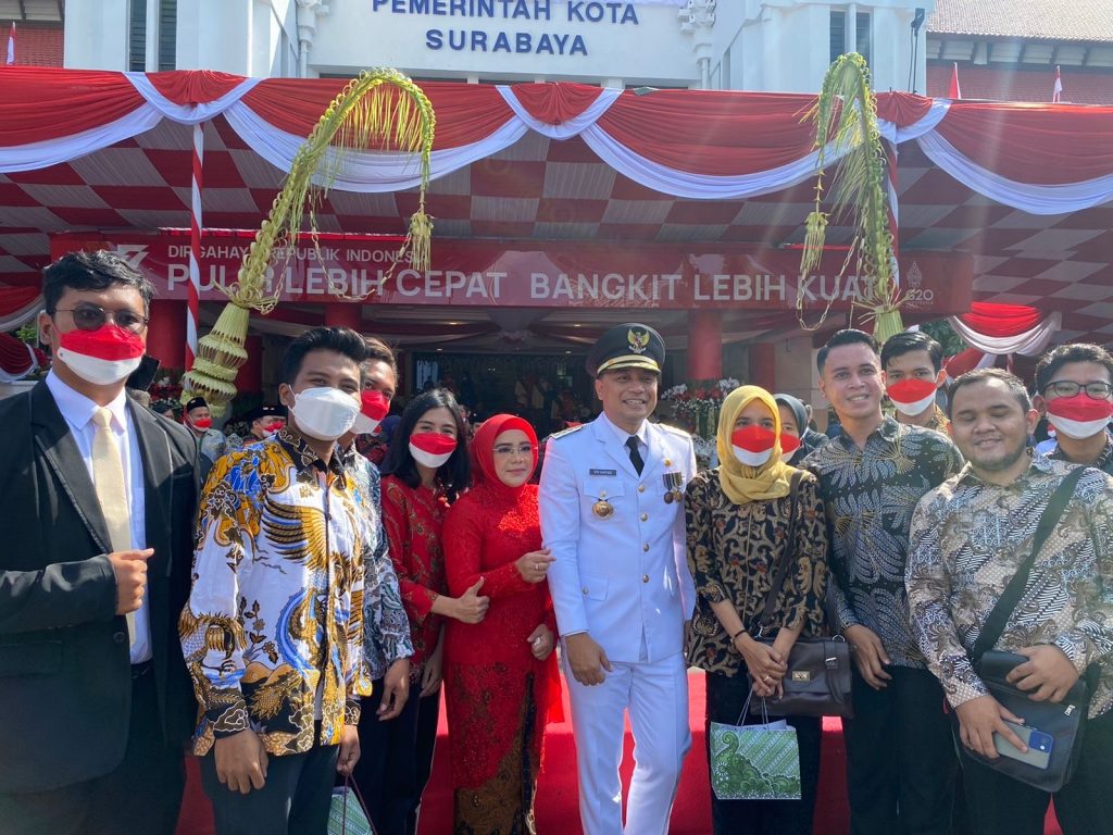 Ratusan Warga Surabaya Ikuti Upacara Peringatan HUT ke – 77 RI