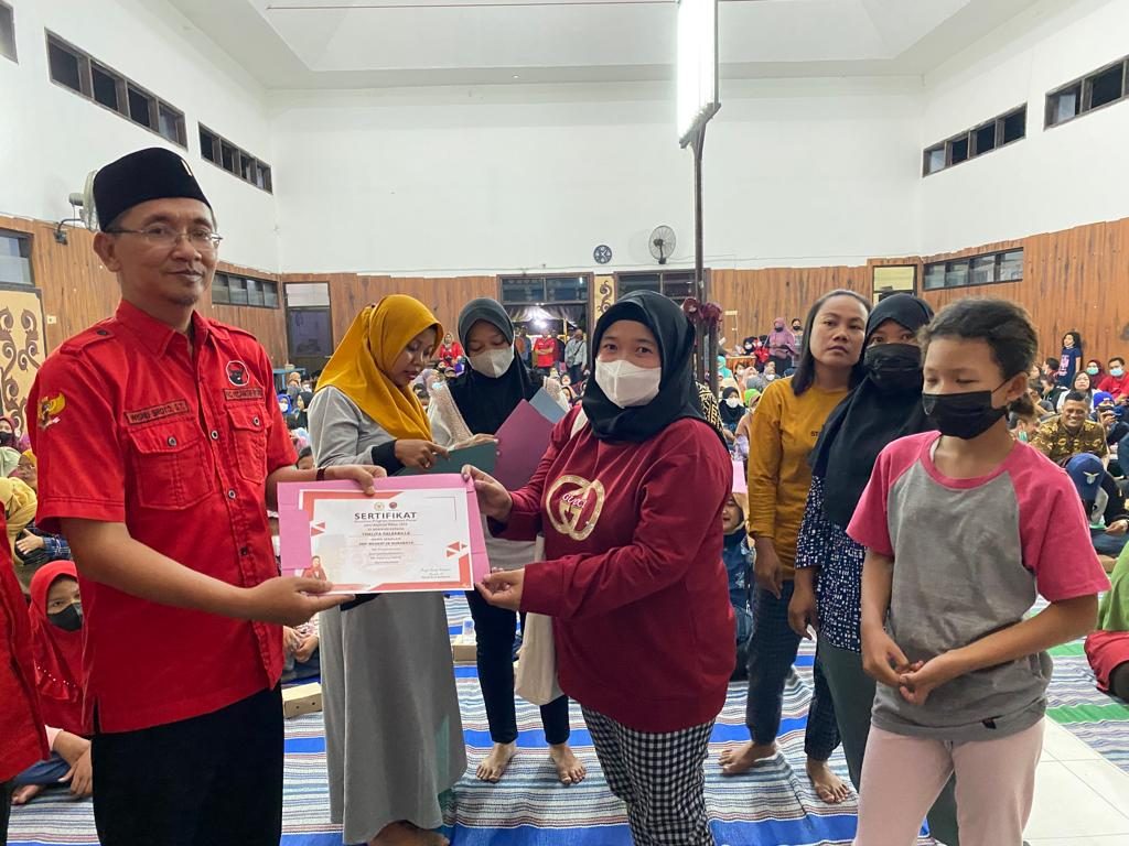 Beasiswa PIP Puti Guntur, PDIP Surabaya Komitmen Perkuat Akses Pendidikan bagi Rakyat