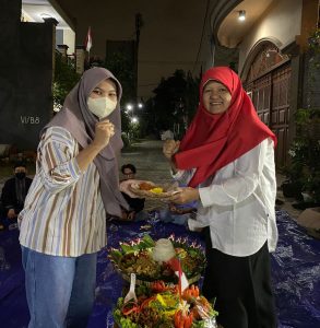 Reni Astuti Berbagi Momen di Malam Tasyakuran HUT Ke-77 RI