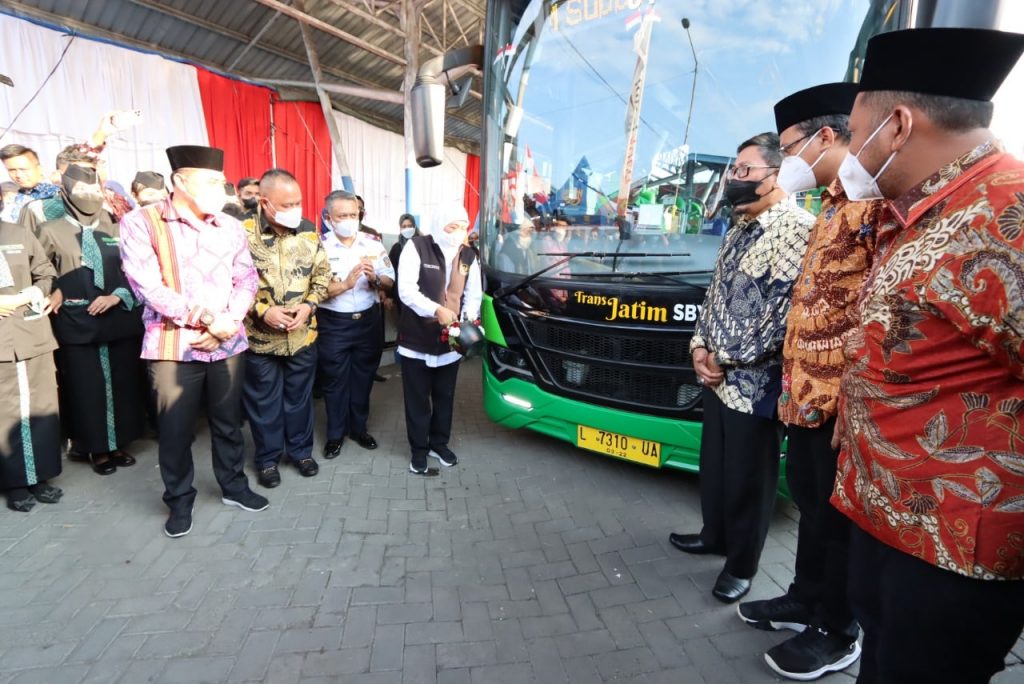 Gubernur Khofifah Launching Bus Trans Jatim Koridor I