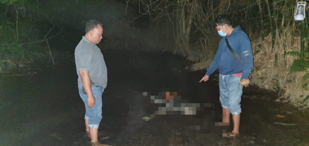 Mayat Perempuan Ditemukan Mengambang di Sungai Desa Kandat Kediri 