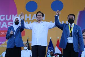 Kukuhkan 5.893 Maba Jenjang Sarjana, ITS Lahirkan Pemimpin Masa Depan