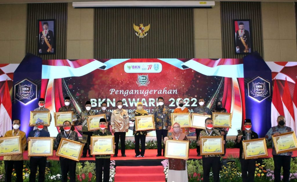 Pemprov dan Pemkab/Pemkot se Jatim Borong 32 Penghargaan BKN Award 2022