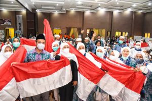 Gubernur Khofifah Ajak Jemaah Haji Doakan Jawa Timur dan Indonesia Baldatun Thoyyibatun Warobbun Ghofur
