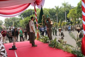 Peringati HUT ke – 77 Provinsi Jatim, Wali Kota Eri Cahyadi Sambut Kirab Bendera Pataka Jer Basuki Mawa Beya