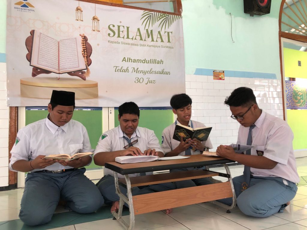 Siswa SMA ABK Surabaya Unjuk Kebolehan Lomba Hafalan dan Baca Al-Quran