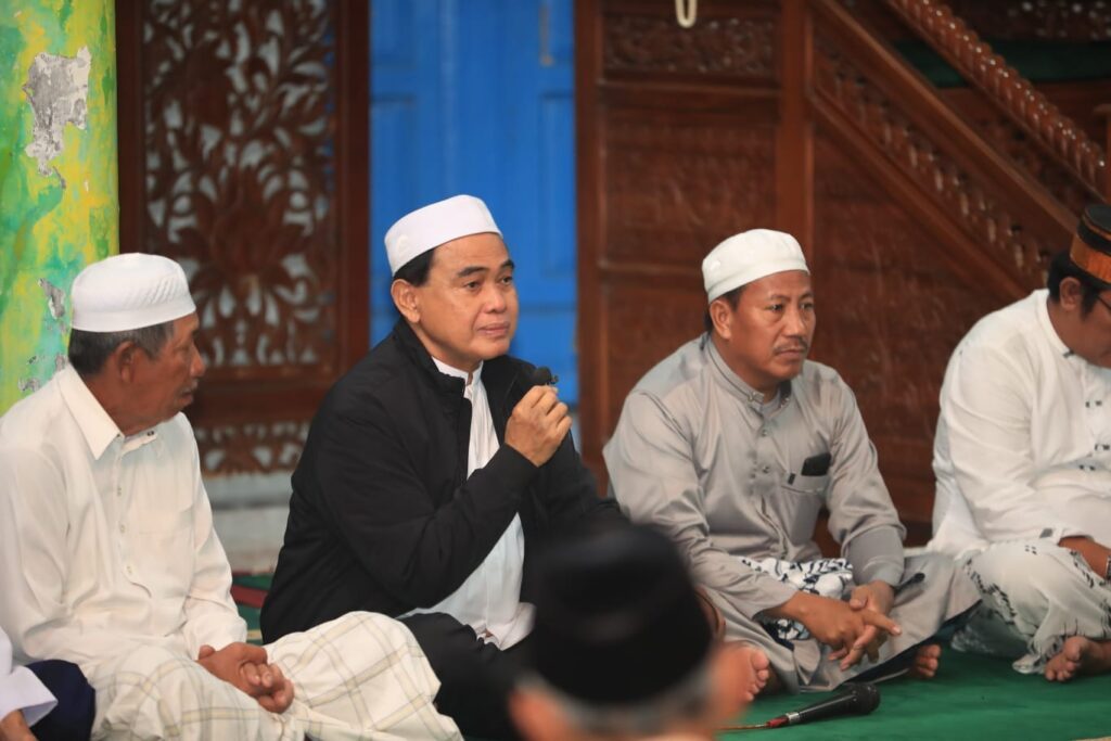 Bupati Zairullah Azhar Hadir di Monev Program 1 Desa 1 Masjid di Batulicin