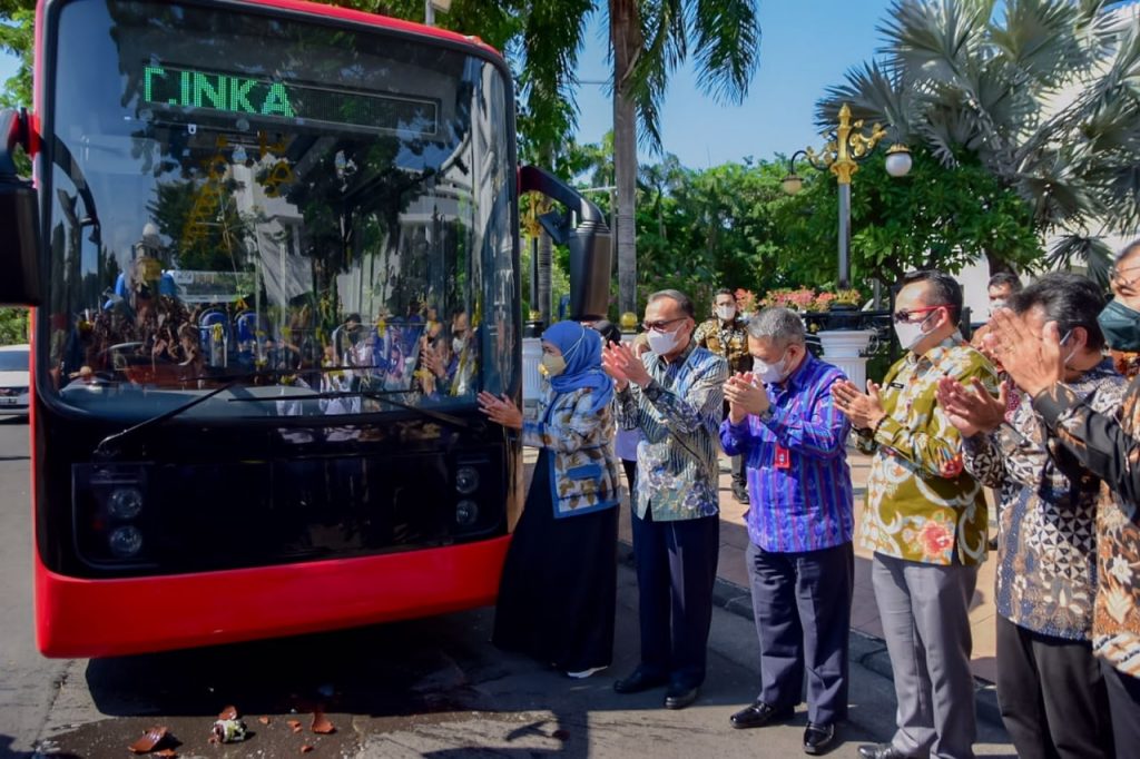 Bawa Spirit Bumi Majapahit Dalam Perhelatan KTT G-20, Gubernur Khofifah Luncurkan Bus Listrik Merah Putih E-Inobus PT INKA
