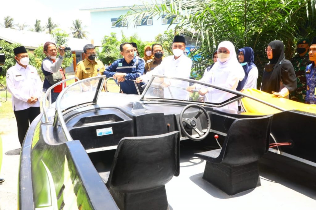 Gubernur Khofifah Apresiasi SMK Perikanan Kelautan Puger Dengan  Koneksi  Dudika Dalam Dan  Luar Negeri