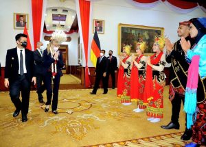 Terima Dubes Jerman Ina Lepel Di Grahadi, Wagub Emil Jajaki Potensi Kerjasama Teknologi Infrastruktur Hijau Jatim-Jerman