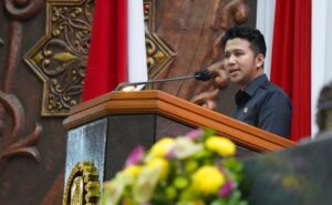Wagub Jatim Bacakan Usulan Perubahan Ke Empat Atas Perda Tentang Pembentukan dan Susunan Perangkat Daerah
