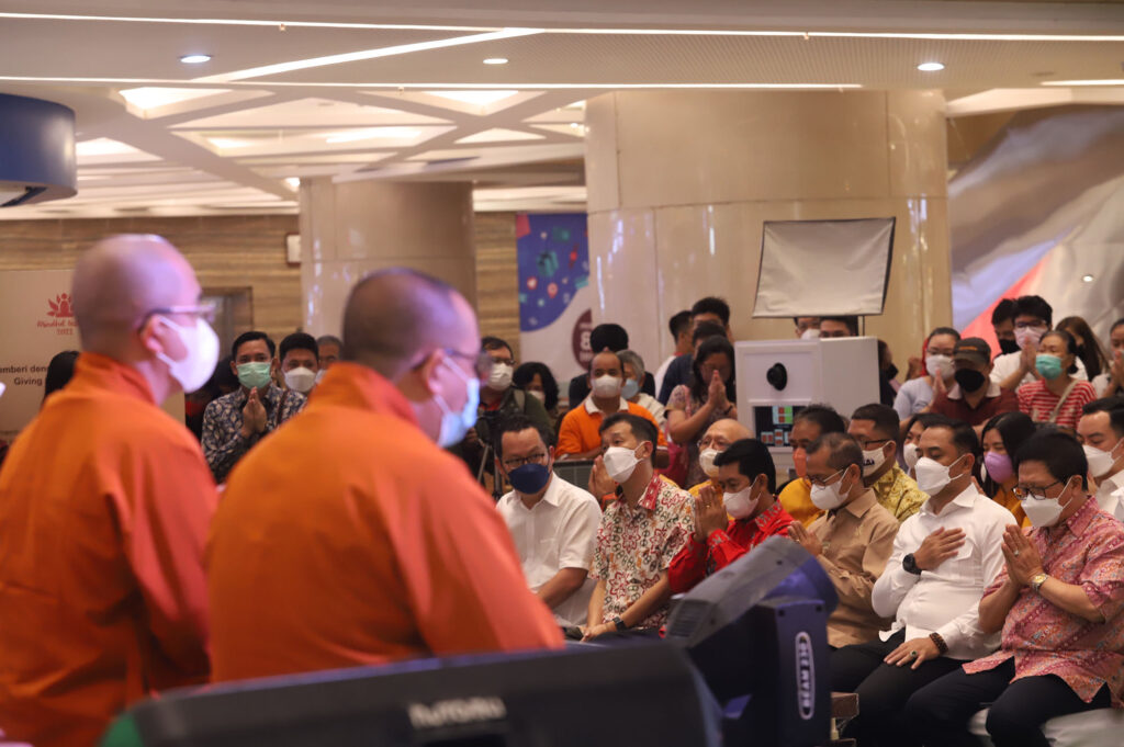 Di Mindful Festival 2022 Umat Buddha, Wali Kota Eri Cahyadi Ingatkan Toleransi Antar Umat Beragama