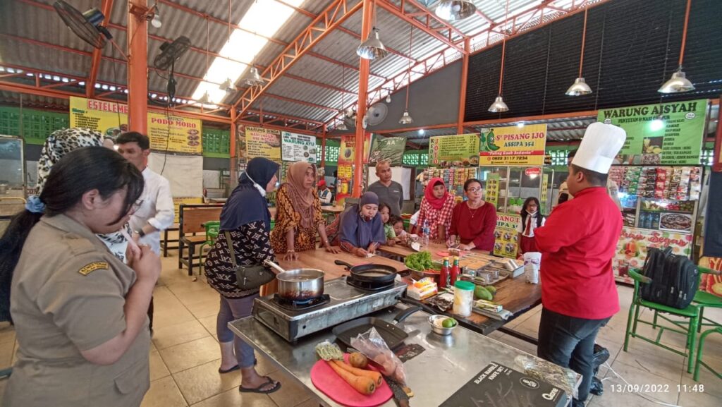 Pemkot Surabaya Datangkan Chef untuk Latih Pedagang di Sentra Wisata Kuliner