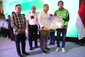 Tangani Dampak Inflasi, Pemkot Surabaya Gelontorkan Rp8,9 Miliar BLT BBM kepada Pengemudi