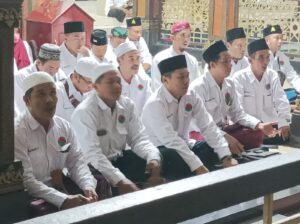 Hari Santri Nasional, Bamusi PDIP Surabaya Nyekar ke Makam KH Hasyim Asyari dan Gus Dur