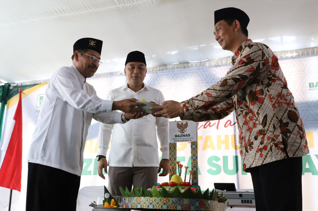 Harlah Ke – 1 Tahun Baznas Surabaya, Wali Kota Eri Cahyadi Harap Baznas Selalu Hadir di Tengah Masyarakat