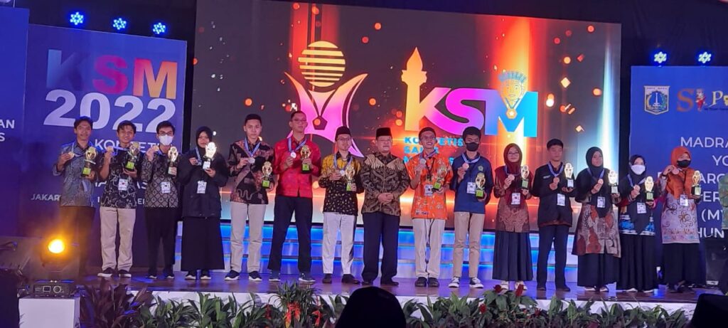Juara Umum Kompetisi Sains Madrasah Tahun 2022, Gubernur Khofifah: Prestasi Ini Hasil Sinergi Dan Kolaborasi Luar Biasa