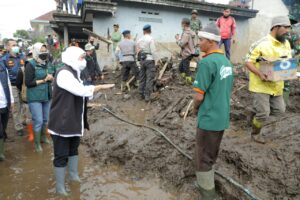 Waspadai Cuaca Ekstrim dan Hidrometeorologi, Gubernur Khofifah Aktifkan Early Warning System di 7 DAS Antisipasi Luapan Banjir