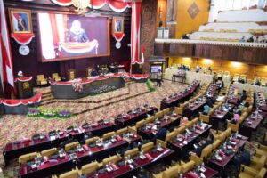 Gubernur Khofifah Bersama DPRD Jatim Sepakati Raperda P4GN, Pemberdayaan Ormas, Pengelolaan  Sampah Regional dan Kerjasama Daerah