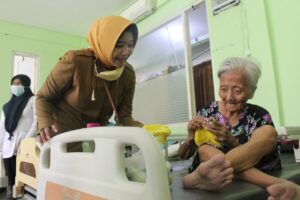 Rawat Lansia Terlantar, Pemkot Surabaya Siapkan Panti Werdha Baru di Sonokwijenan