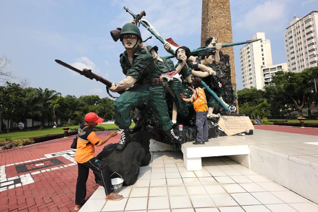 Pemkot Surabaya Percantik TMP dan Makam Pahlawan