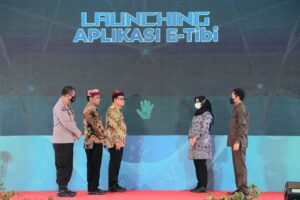 Peringati HKN ke-58, Pemprov Jatim Berikan 102 Penghargaan Bidang Kesehatan