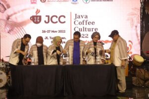 Sekdaprov Jatim Adhy Karyono Puji Kontribusi Jatim Untuk Produksi Kopi Indonesia dan Dunia