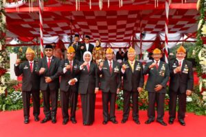 Gubernur Khofifah Ajak Maknai Hari Pahlawan dengan Bangun Karakter Memberi Yang Terbaik Bagi Bangsa Dan Negara