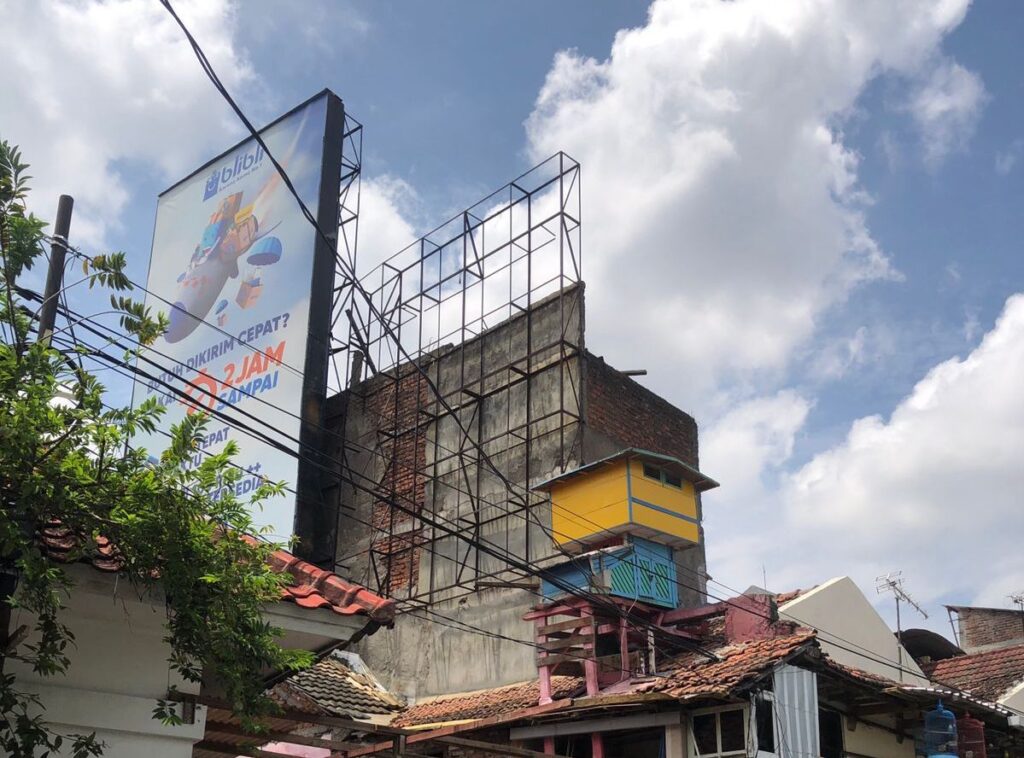 Antisipasi Cuaca Ekstrem, Pemkot Surabaya Minta Pemilik Kuatkan Konstruksi Bangunan Reklamenya