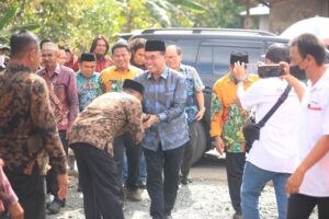 Berkomitmen Memajukan Wilayah, Camat Kusan Tengah Dapat Pujian dari Bupati Tanbu