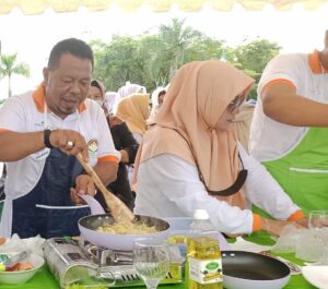 Di Peringatan HUT DWP ke 23, Kadis PUPR Tanbu Sajikan Mie Goreng “Rasa Aspal”