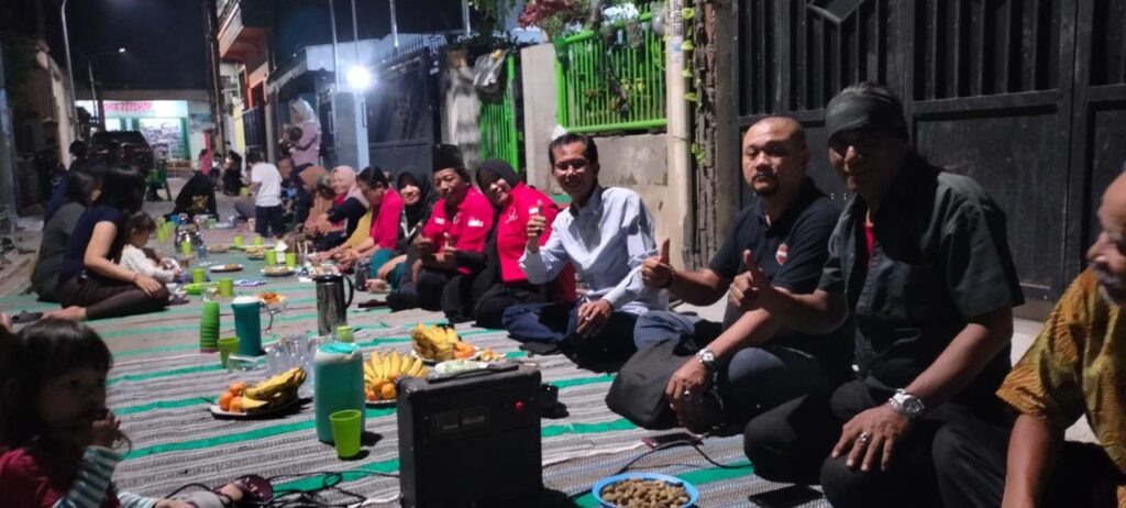 Blusukan Kampung, Kader Banteng Sukomanunggal Serap Aspirasi Masyarakat