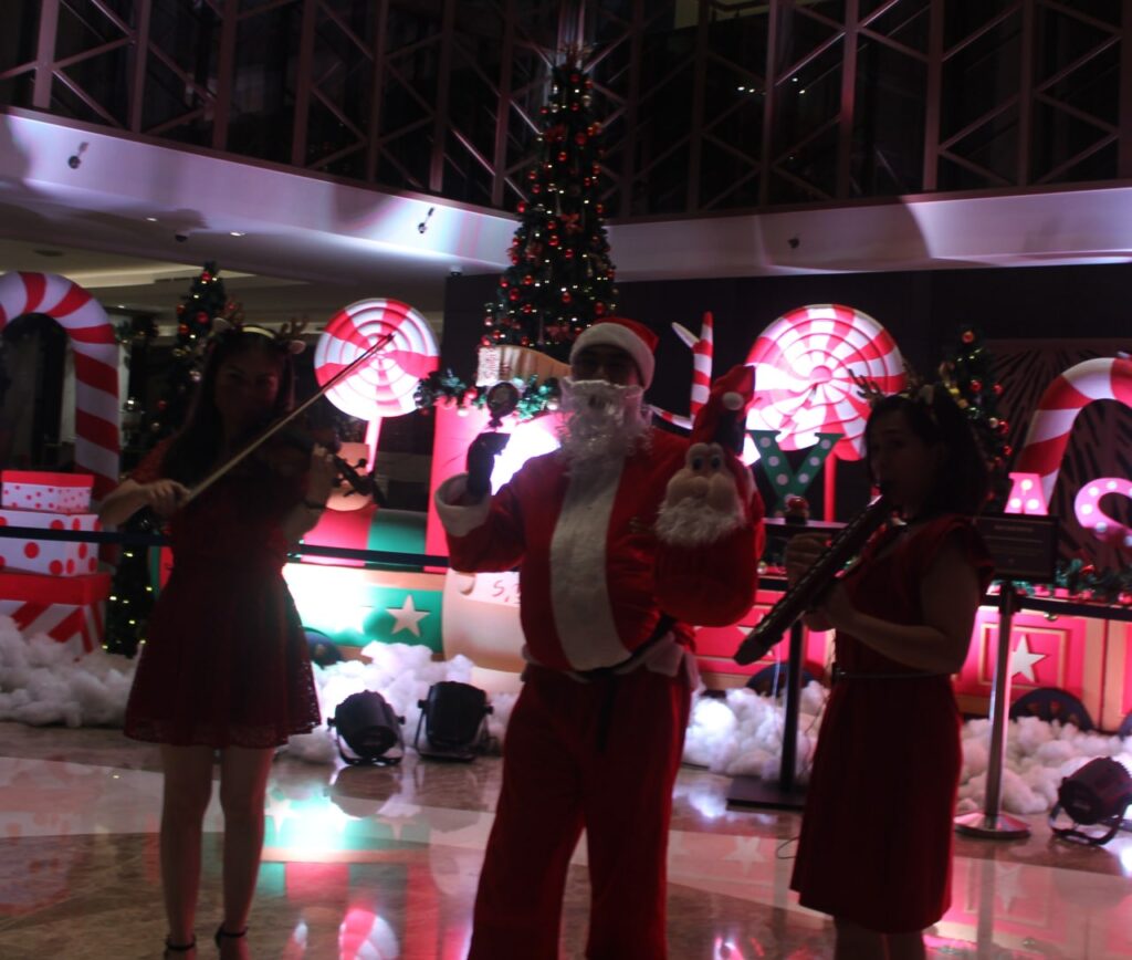 DoubleTree by Hilton Surabaya Rayakan Rangkaian Natal dan Tahun Baru Dengan Sukacita