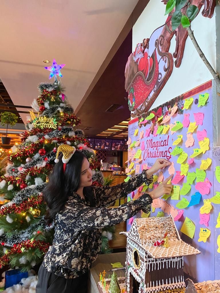 Lengkapi Suka Cita Akhir Tahun, Luminor Hotel Jemursari Surabaya Hadirkan Wall Of Wish