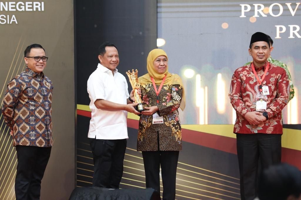 Inovasi Samsat 4.0 dan Eko-Tren Bawa Jatim Sabet Penghargaan IGA Award Kemendagri  2022 Sebagai Provinsi Terinovatif di Indonesia
